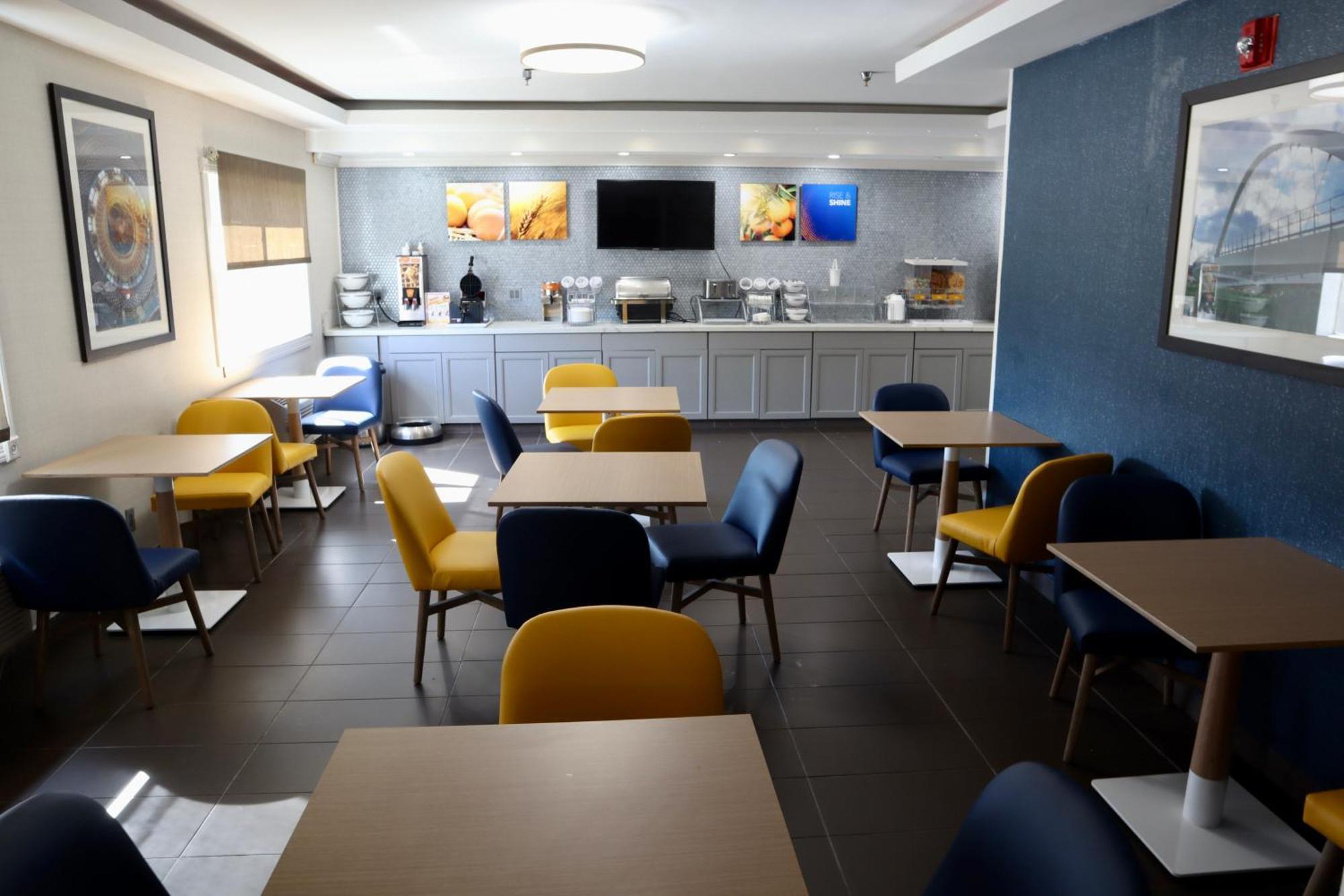 Comfort Inn & Suites Coralville - Iowa City Near Iowa River Landing Экстерьер фото
